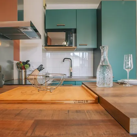 Kurlinka - Avec Balcon - Place De Stationnement Privee