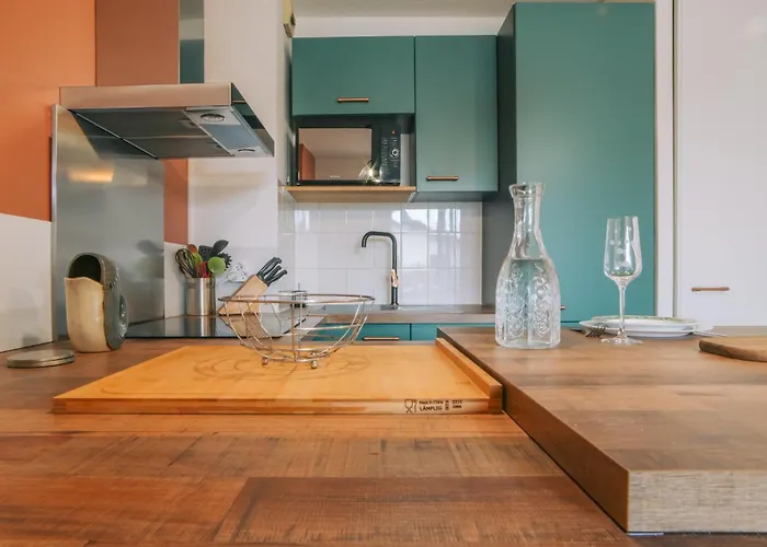 Kurlinka - Avec Balcon - Place De Stationnement Privee